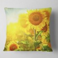 Throw Pillows| Designart 16-in x 16-in Yellow Polyester Indoor Decorative Pillow - KX43104